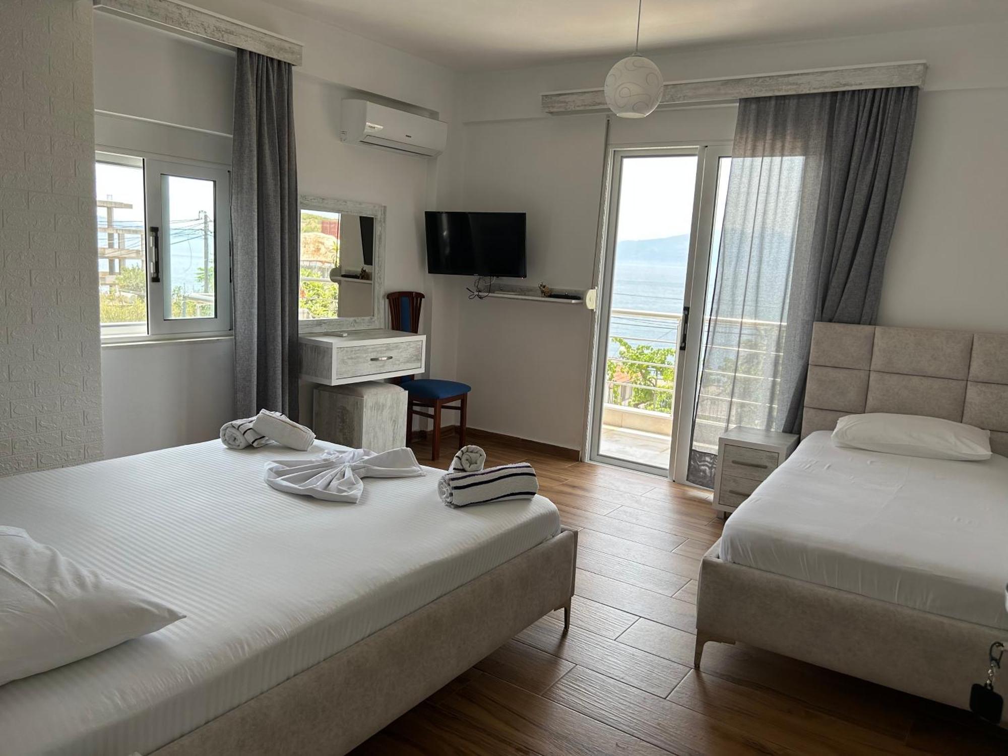 Eri Rooms Sarande Exterior photo